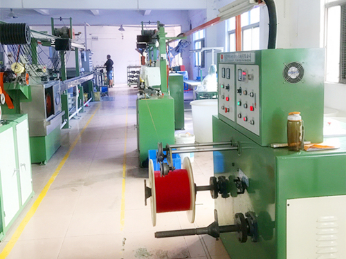 數(shù)據(jù)線線材部生產(chǎn)車間